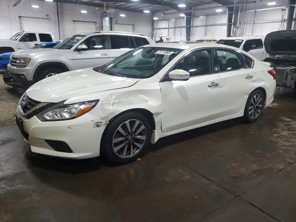 NISSAN ALTIMA 2017 z numerem VIN 1N4AL3AP1HC285171 - Zdjęcie z aukcji
