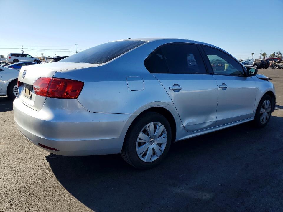 Photo 3 from auction – 2012 VOLKSWAGEN JETTA BASE with VIN 3VW2K7AJ9CM390677