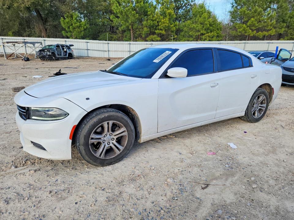 DODGE CHARGER SE 2015 with VIN 2C3CDXBG7FH737581 - Photo from auction