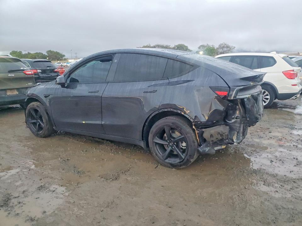 Photo 2 from auction – 2026 TESLA MODEL Y with VIN 7SAYGDED4TF408172