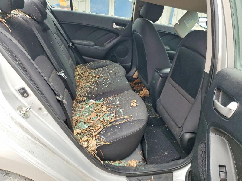 Photo 10 from auction – 2018 KIA FORTE with VIN 3KPFL4A70JE212281