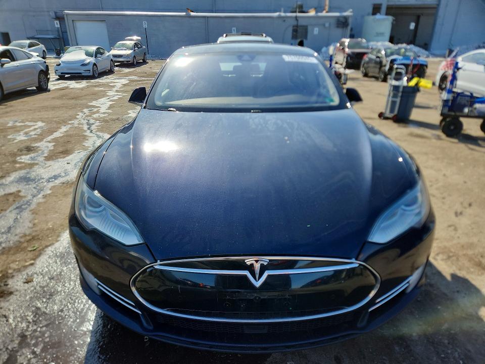 Photo 5 from auction – 2015 TESLA MODEL S with VIN 5YJSA1H27FFP78601