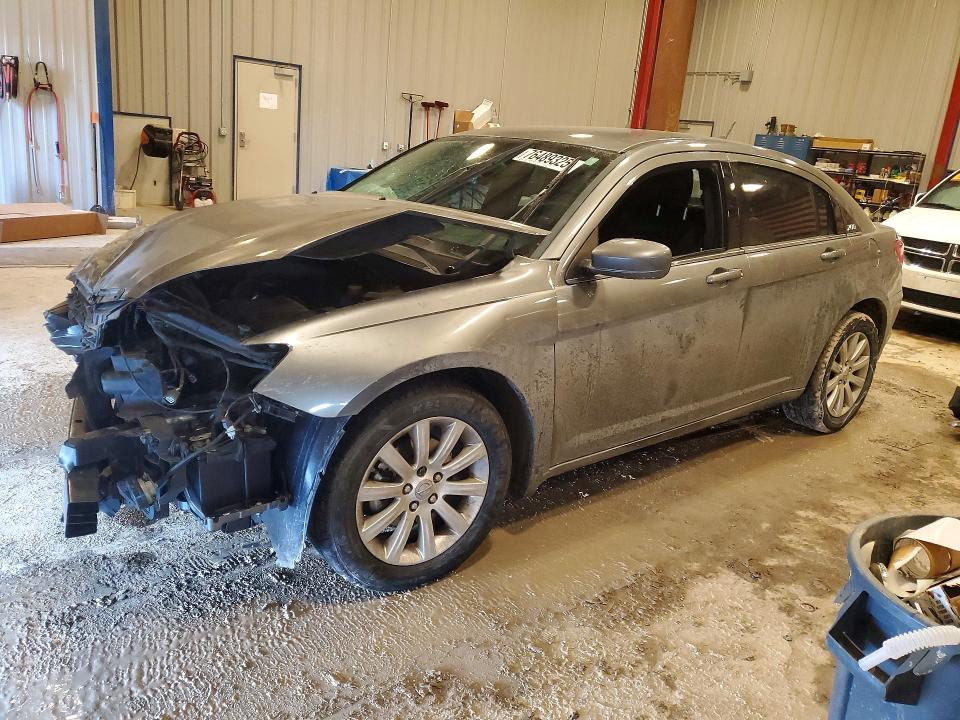 CHRYSLER 200 2013 with VIN 1C3CCBBB3DN552989 - Photo from auction