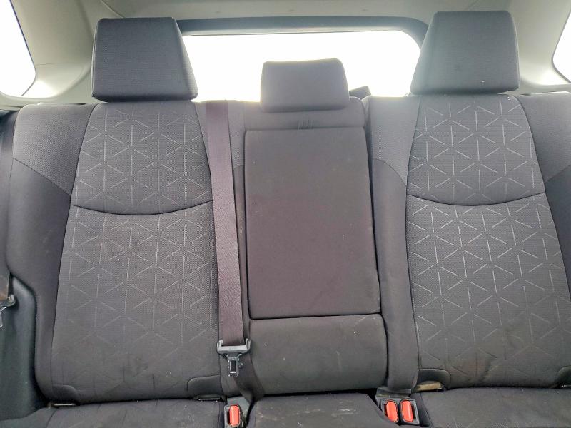Photo 10 from auction – 2019 TOYOTA RAV4 with VIN JTMRWRFV0KD016367