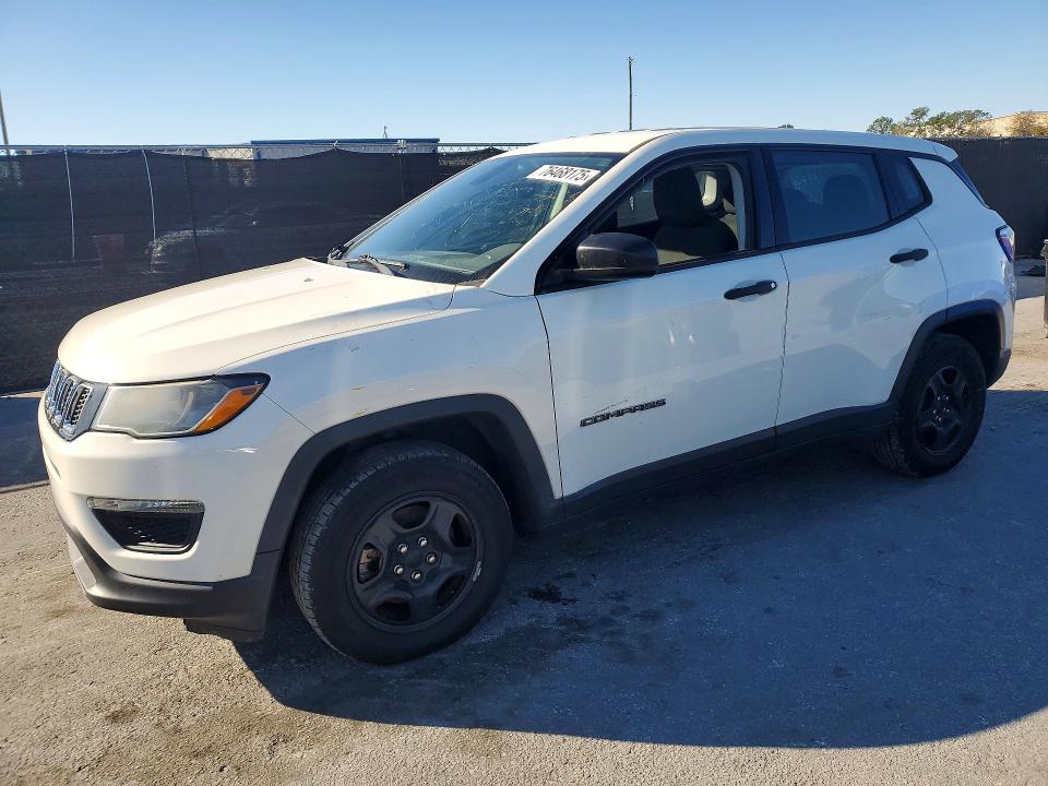JEEP COMPASS 2018 with VIN 3C4NJCABXJT165367 - Photo from auction