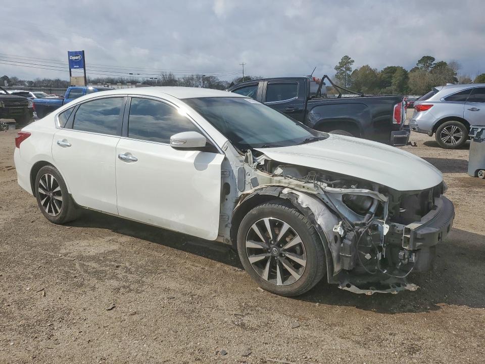 Photo 4 from auction – 2018 NISSAN ALTIMA with VIN 1N4AL3AP7JC151951
