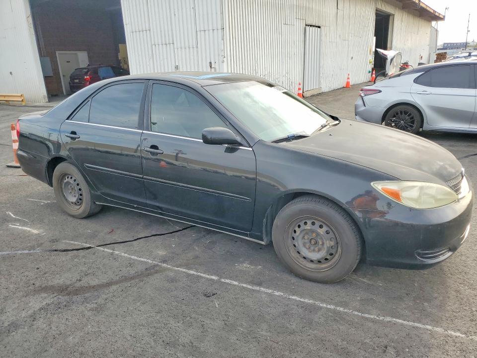 Photo 4 from auction – 2004 TOYOTA CAMRY LE with VIN 4T1BE32K14U371575