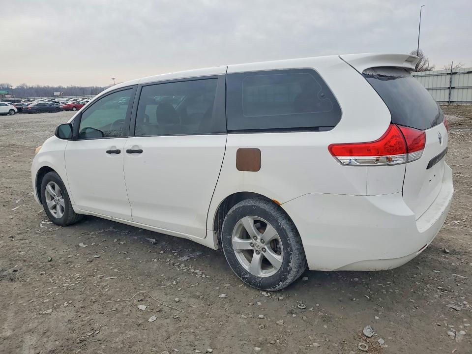 Photo 2 from auction – 2011 TOYOTA SIENNA with VIN 5TDKA3DC7BS002694