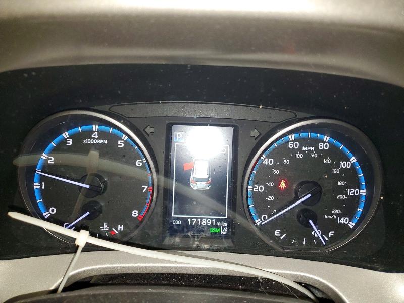 Photo 9 from auction – 2018 TOYOTA RAV4 ADVEN with VIN 2T3RFREV1JW824472