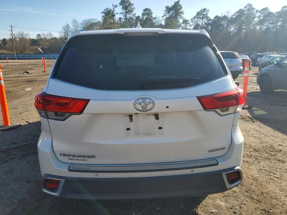 Photo 6 from auction – 2017 TOYOTA HIGHLANDER with VIN 5TDYZRFH1HS221139