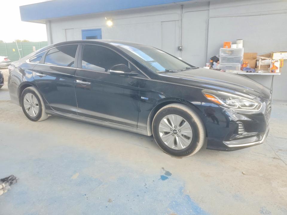 Photo 4 from auction – 2019 HYUNDAI SONATA with VIN KMHE24L31KA088272