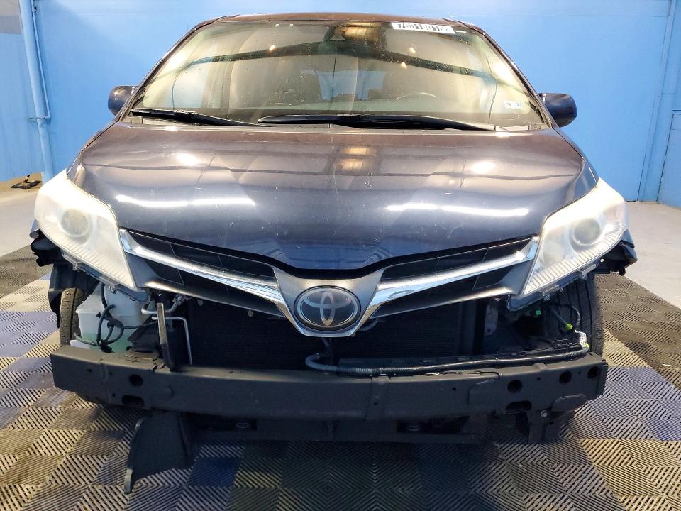 Photo 5 from auction – 2018 TOYOTA SIENNA with VIN 5TDYZ3DC7JS925274