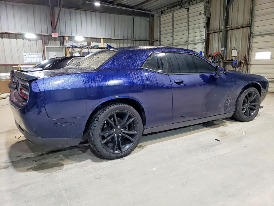 Photo 3 from auction – 2016 DODGE CHALLENGER with VIN 2C3CDZAG1GH276182