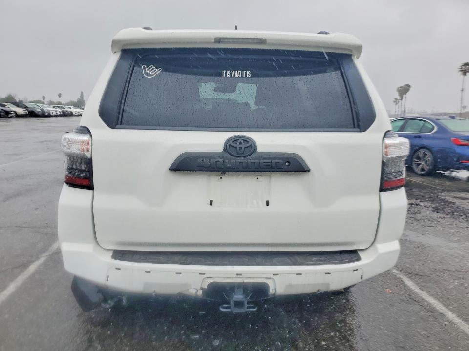 Photo 6 from auction – 2020 TOYOTA 4RUNNER with VIN JTEBU5JR5L5776568