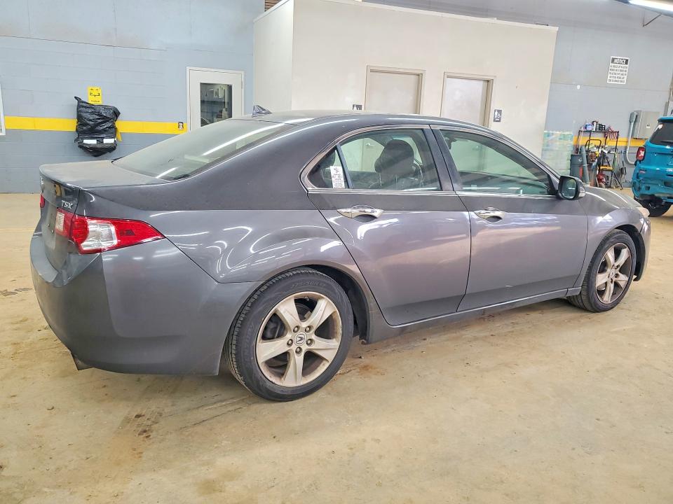 Photo 3 from auction – 2010 ACURA TSX with VIN JH4CU2F60AC031983