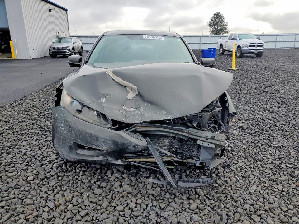 Photo 5 from auction – 2014 HONDA ACCORD with VIN 1HGCR6F38EA004033