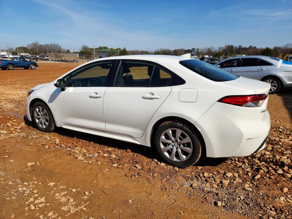 Photo 2 from auction – 2021 TOYOTA COROLLA LE with VIN JTDEPMAE5MJ171183