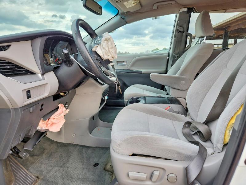Photo 7 from auction – 2016 TOYOTA SIENNA LE with VIN 5TDKK3DC3GS739122