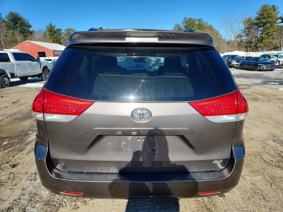 Photo 6 from auction – 2013 TOYOTA SIENNA with VIN 5TDYK3DC0DS306024