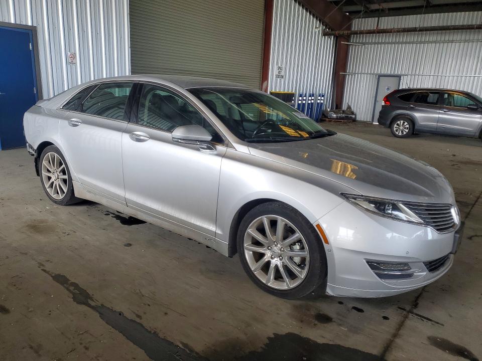 Photo 4 from auction – 2016 LINCOLN MKZ with VIN 3LN6L2LU9GR606656