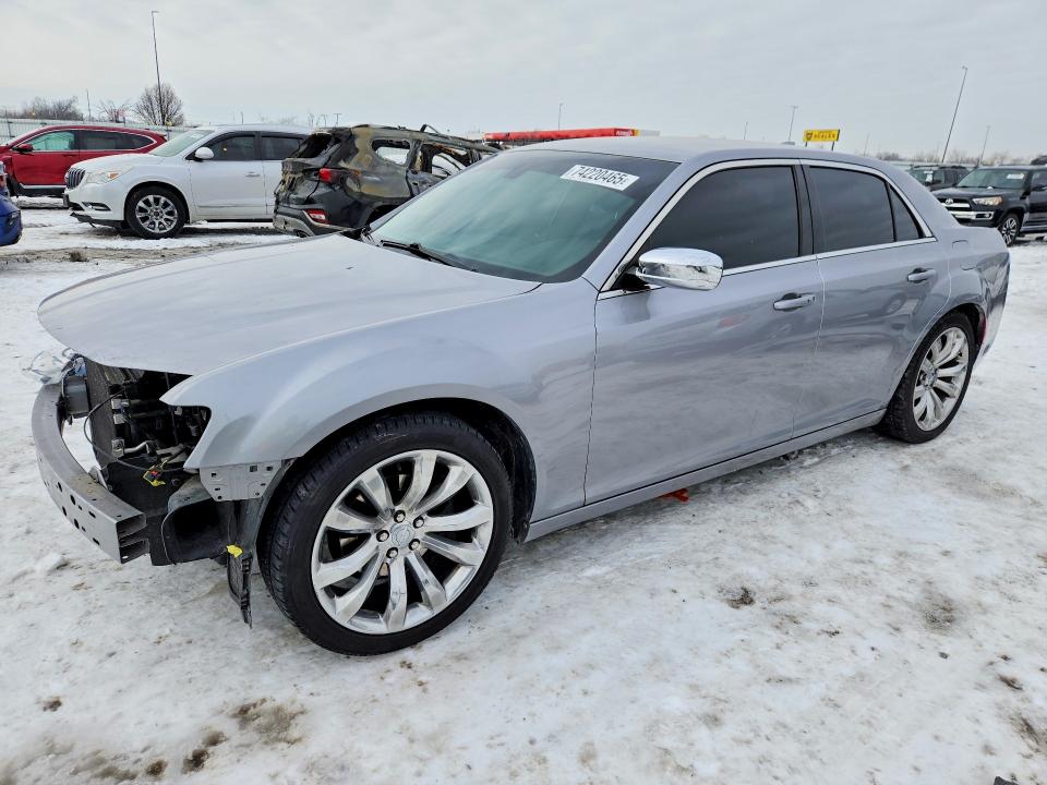 CHRYSLER 300 2018 مع رقم تعريف المركبة 2C3CCAAG8JH253980 - صورة من المزاد