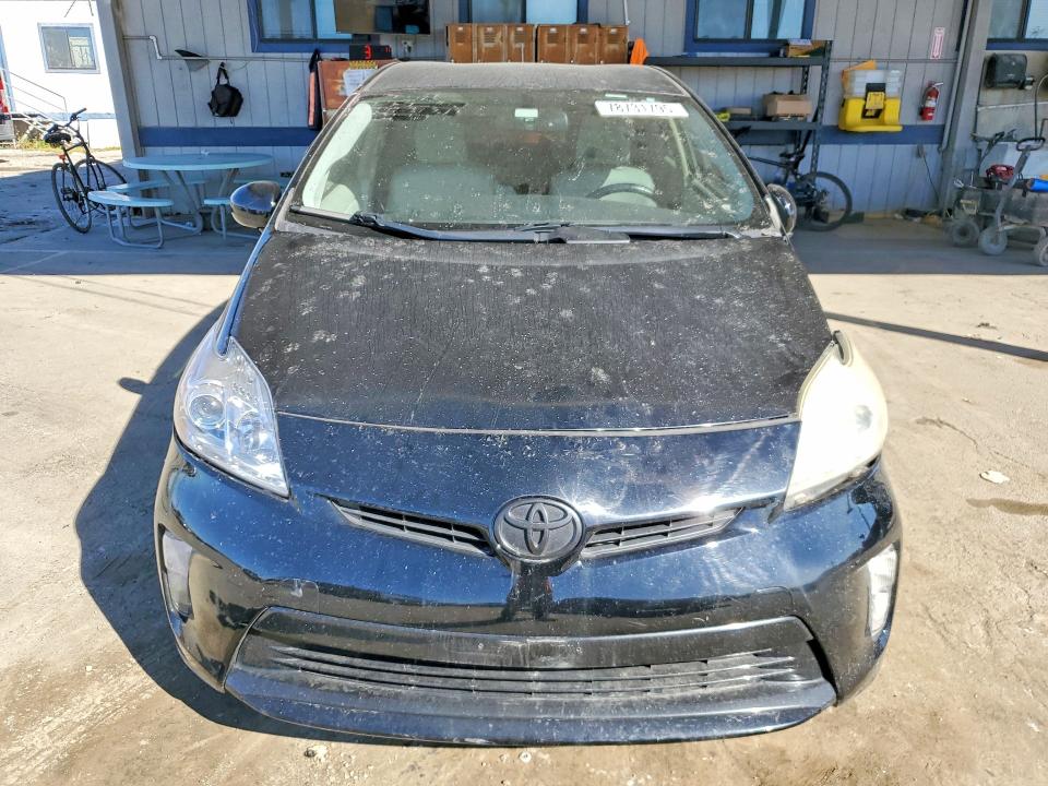 Photo 5 from auction – 2014 TOYOTA PRIUS with VIN JTDKN3DU5E1785576
