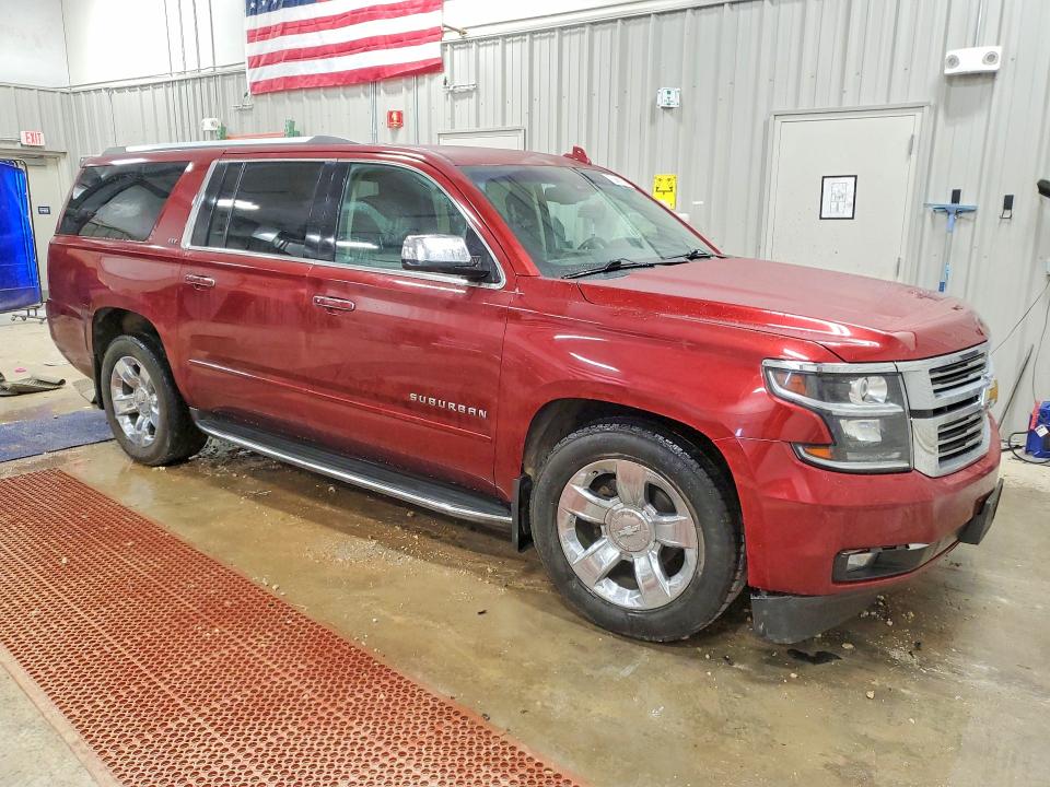 Photo 4 from auction – 2016 CHEVROLET SUBURBAN with VIN 1GNSKJKC1GR316326