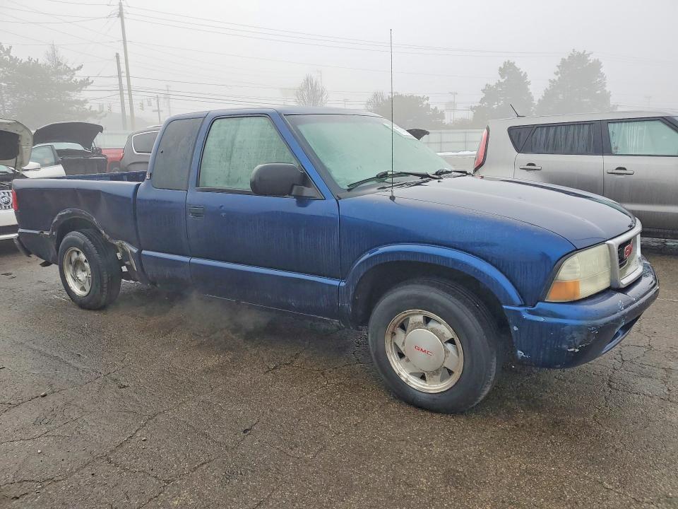Photo 4 from auction – 2003 GMC SONOMA with VIN 1GTCS19X238108705