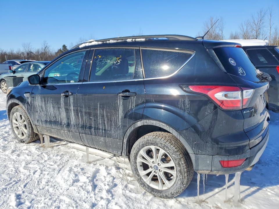 Photo 2 from auction – 2017 FORD ESCAPE with VIN 1FMCU9GD1HUB70866