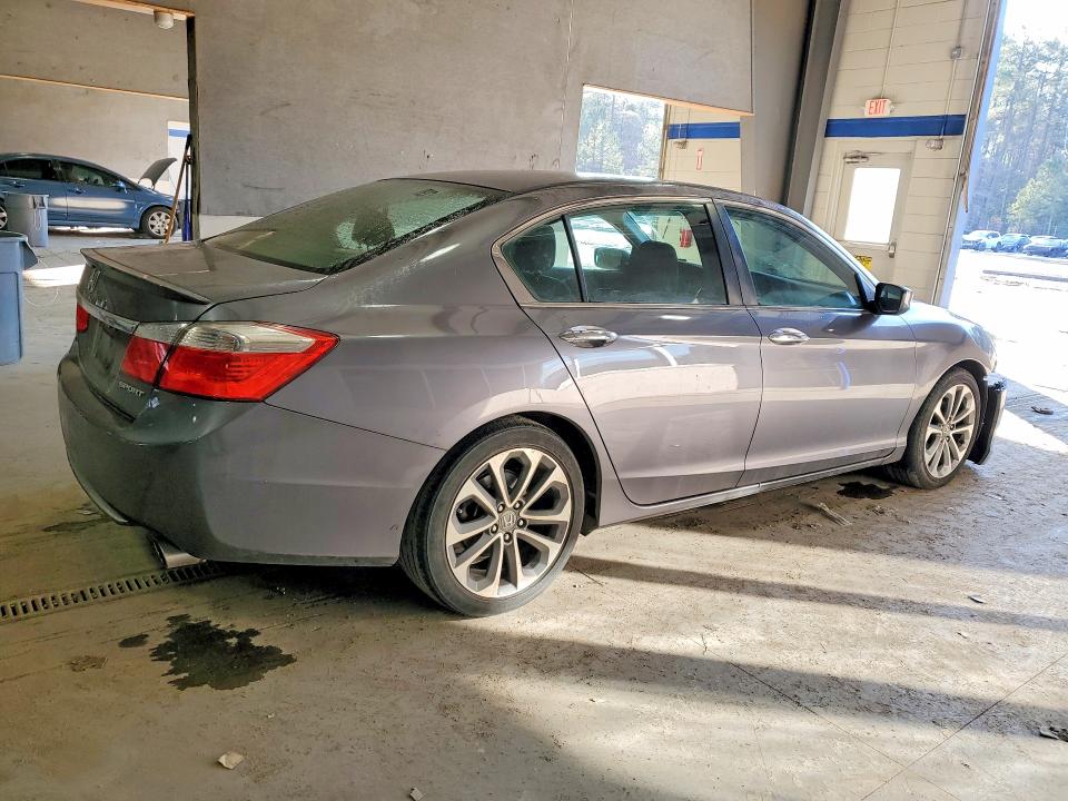 Photo 3 from auction – 2015 HONDA ACCORD SPO with VIN 1HGCR2F54FA148819
