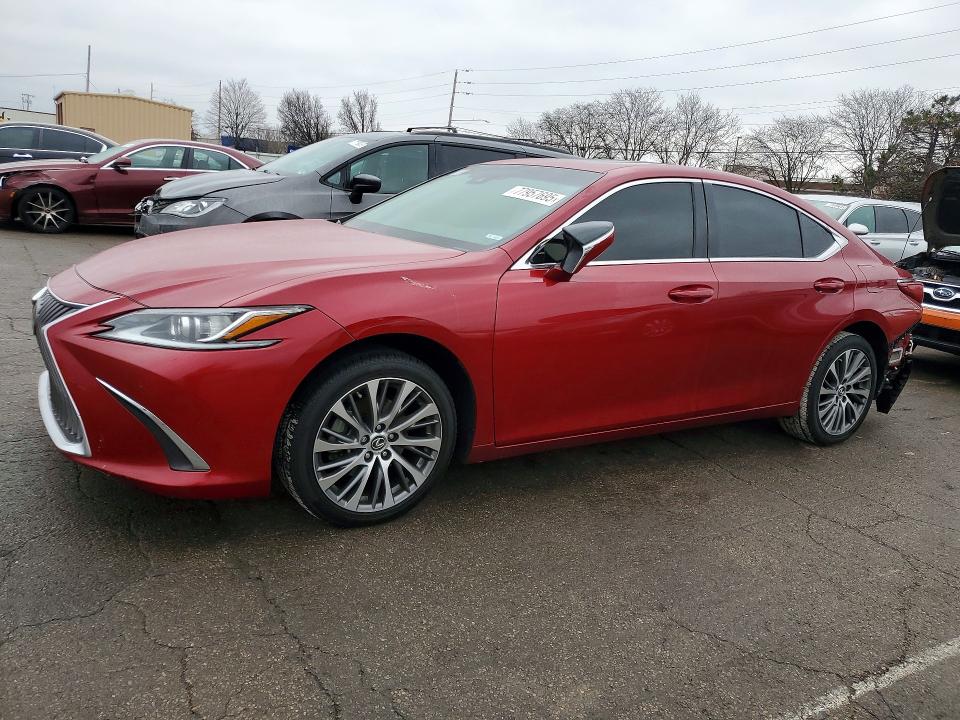 LEXUS ES 2019 مع رقم تعريف المركبة 58ABZ1B12KU040462 - صورة من المزاد