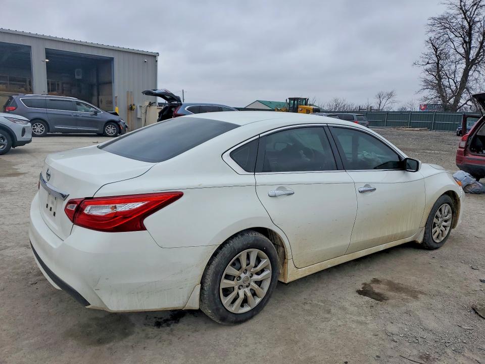 Zdjęcie 3 z aukcji – 2017 NISS ALTIMA z VIN 1N4AL3AP8HN316064