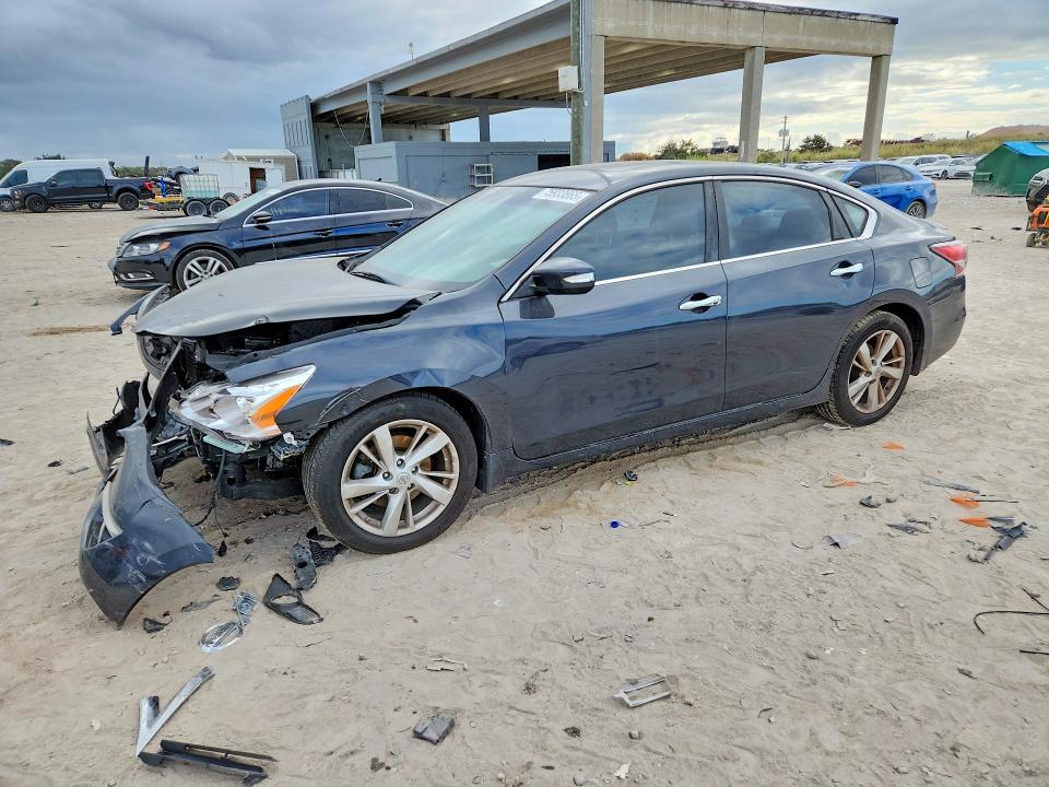 NISSAN ALTIMA 2015 with VIN 1N4AL3AP1FC131508 - Photo from auction