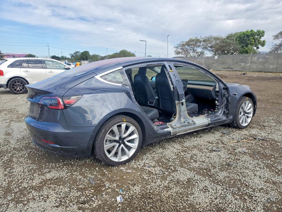 Photo 3 from auction – 2018 TESLA MODEL 3 with VIN 5YJ3E1EA9JF024127