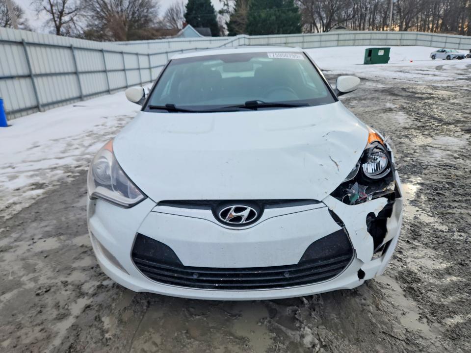 Photo 5 from auction – 2017 HYUNDAI VELOSTER with VIN KMHTC6AD5HU317068