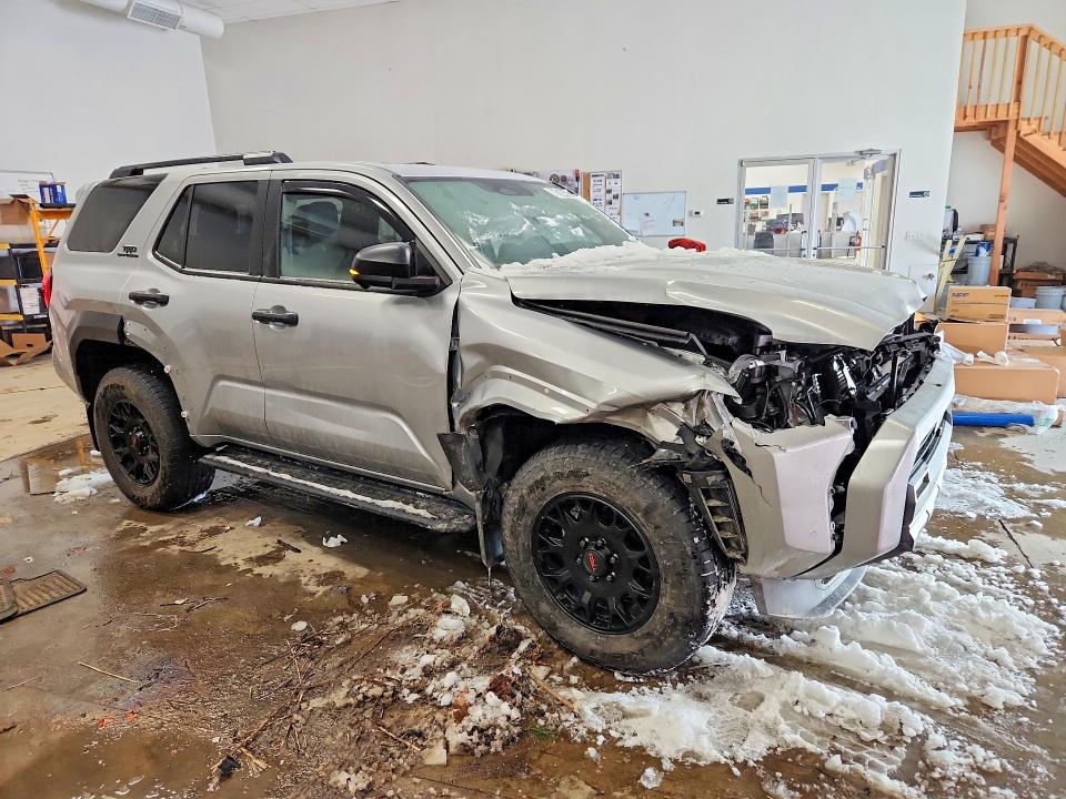 Photo 4 from auction – 2025 TOYOTA 4RUNNER SR with VIN JTEVA5BR6S5030052
