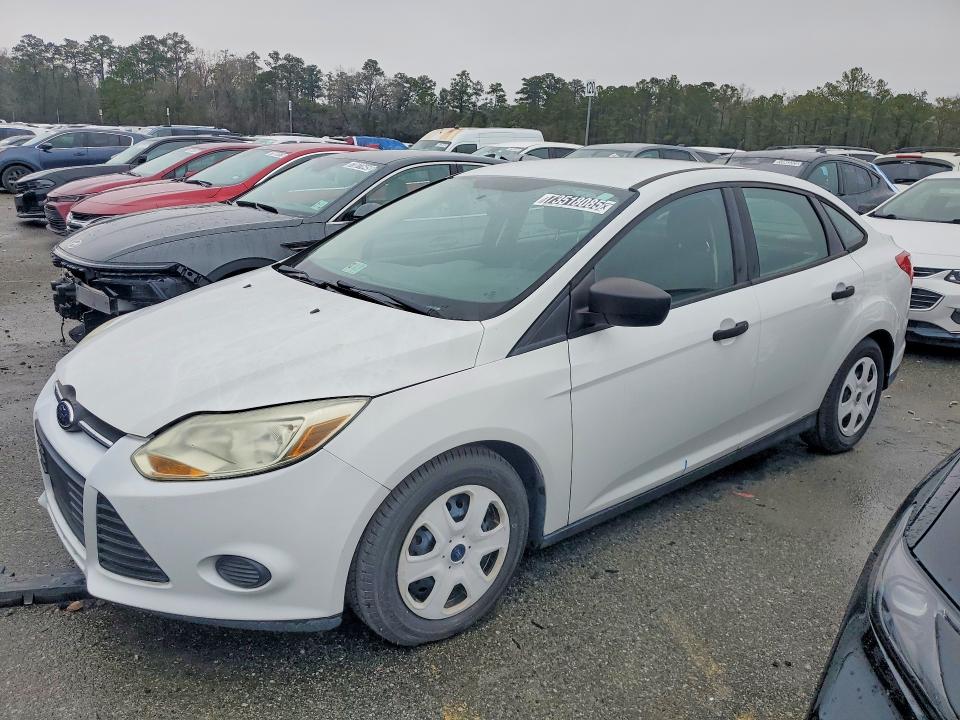 FORD FOCUS S 2014 with VIN 1FADP3E24EL228037 - Photo from auction