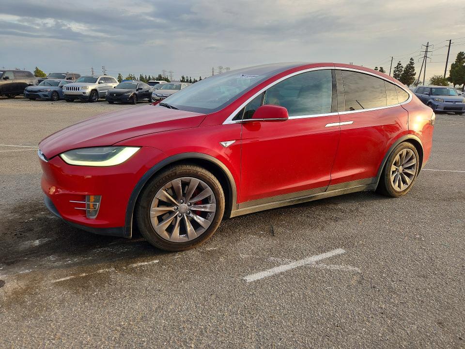 TESLA MODEL X 2016 with VIN 5YJXCAE44GF000568 - Photo from auction