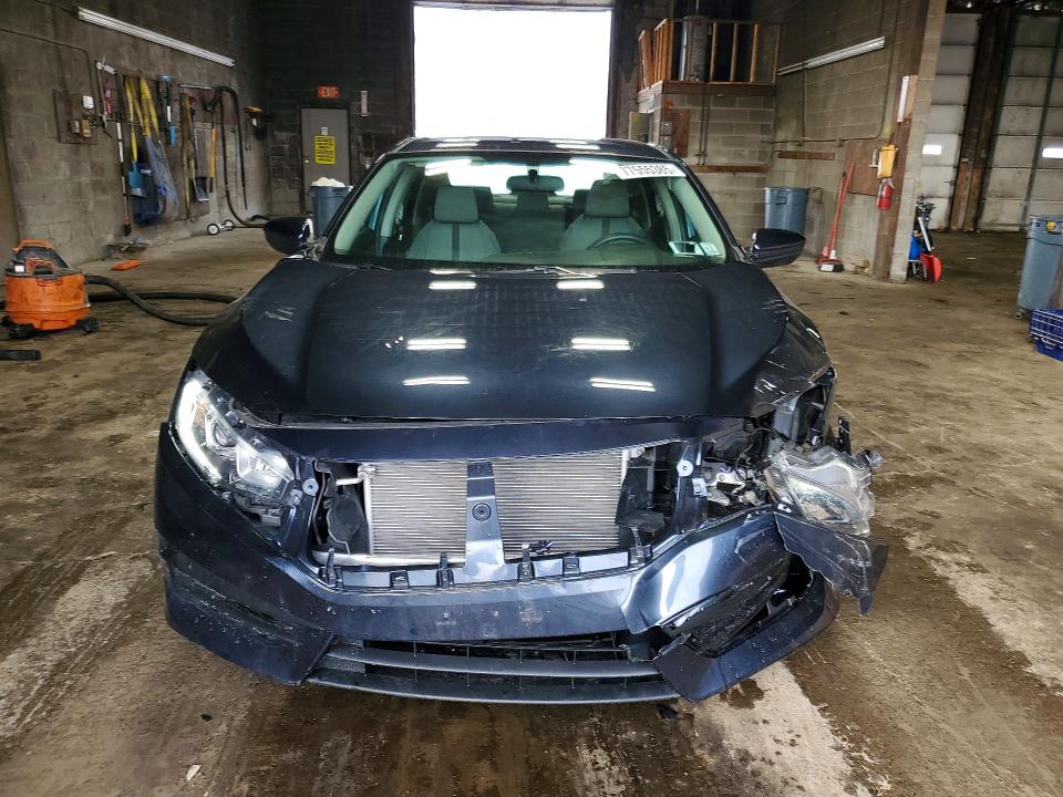 Photo 5 from auction – 2018 HONDA CIVIC LX with VIN 19XFC2F51JE203892