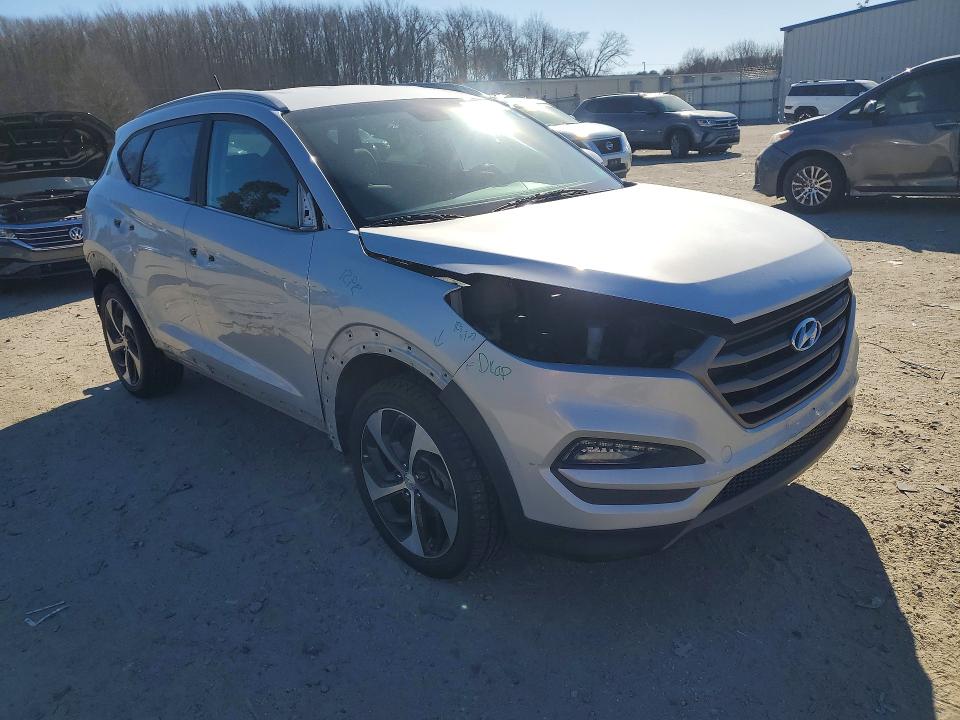 Photo 4 from auction – 2016 HYUNDAI TUCSON LIM with VIN KM8J3CA22GU059126