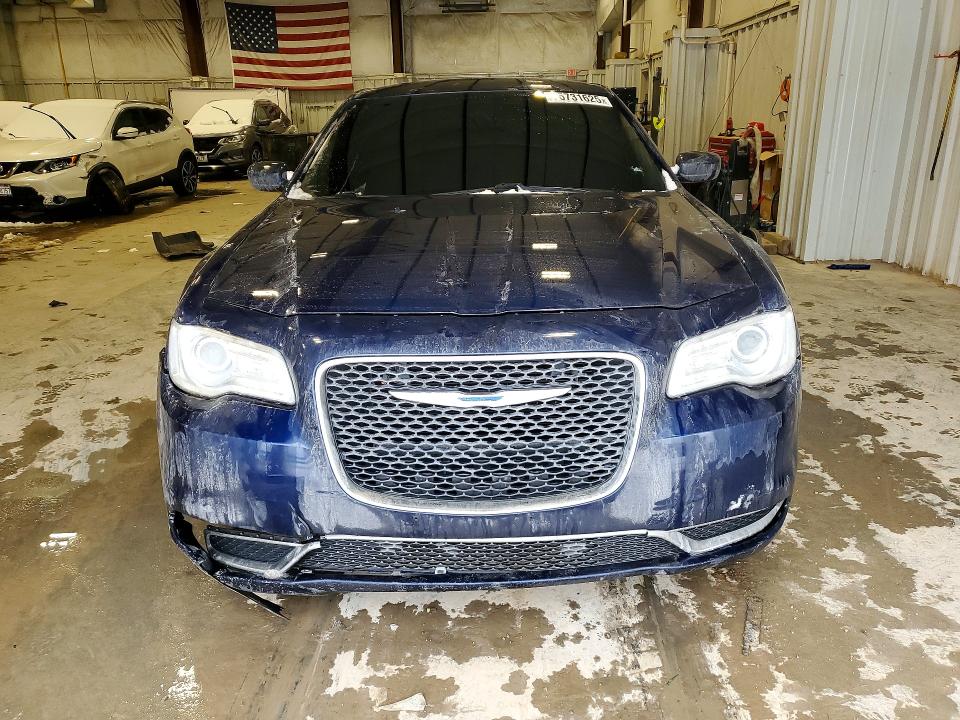 Photo 5 from auction – 2016 CHRYSLER 300 LIMITE with VIN 2C3CCAAG8GH229798