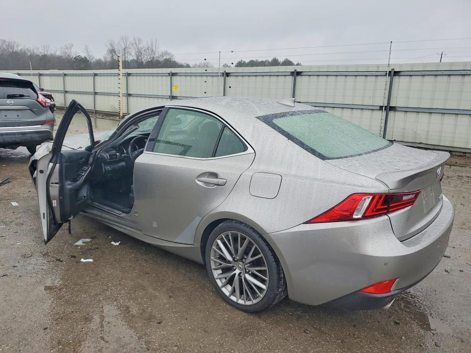 Photo 2 from auction – 2016 LEXUS IS 200T with VIN JTHBA1D20G5004259