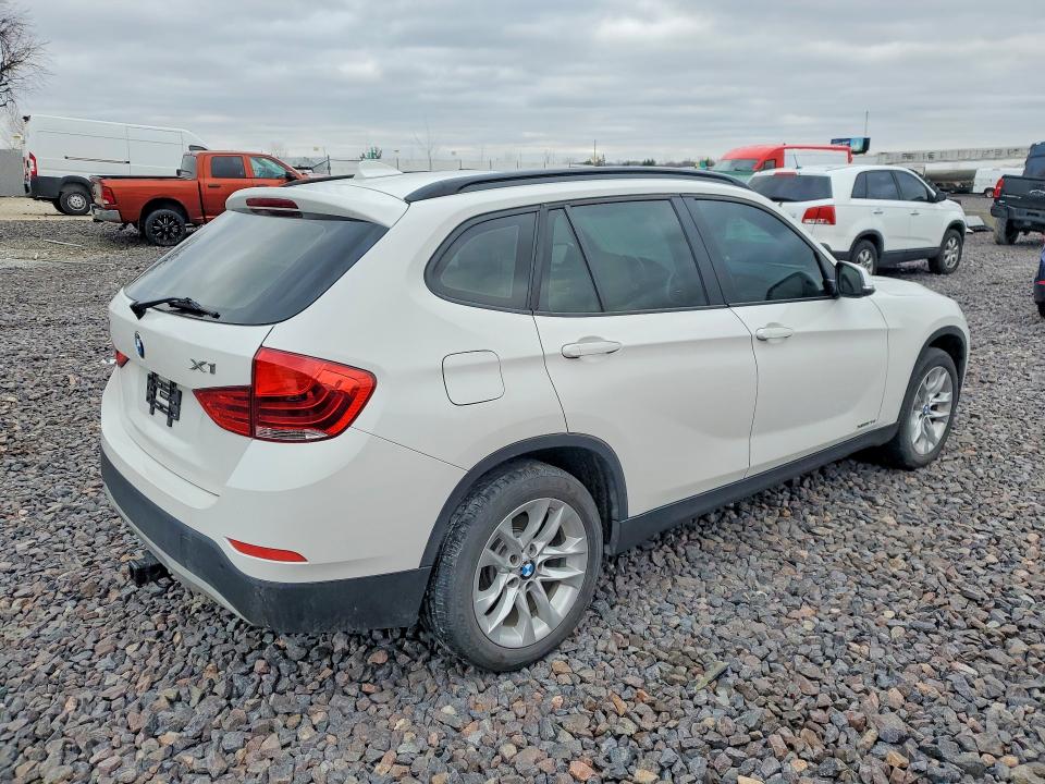 Photo 3 from auction – 2015 BMW X1 with VIN WBAVL1C58FVY40286
