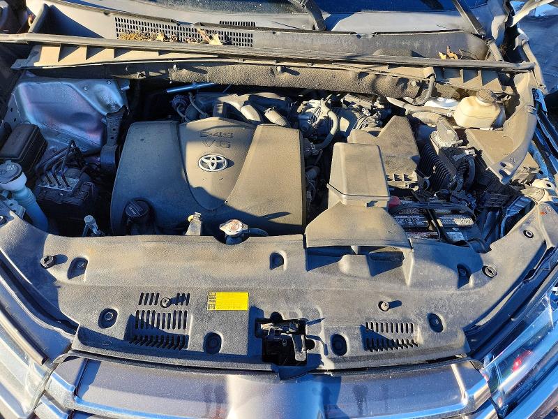 Photo 12 from auction – 2018 TOYOTA HIGHLANDER with VIN 5TDDZRFH8JS822293