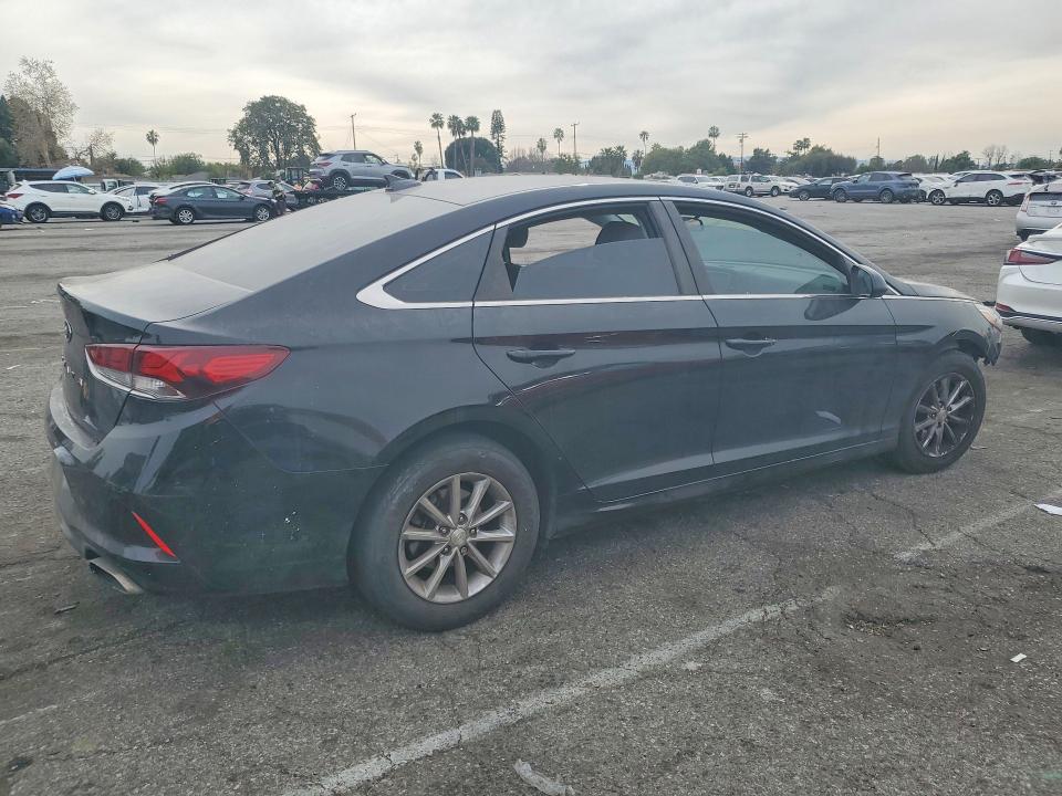 Photo 3 from auction – 2018 HYUNDAI SONATA SE with VIN 5NPE24AF3JH681415