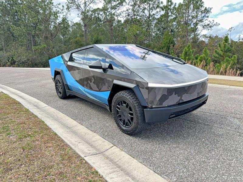 TESLA CYBERTRUCK 2024 with VIN 7G2CEHED6RA005124 - Photo from auction