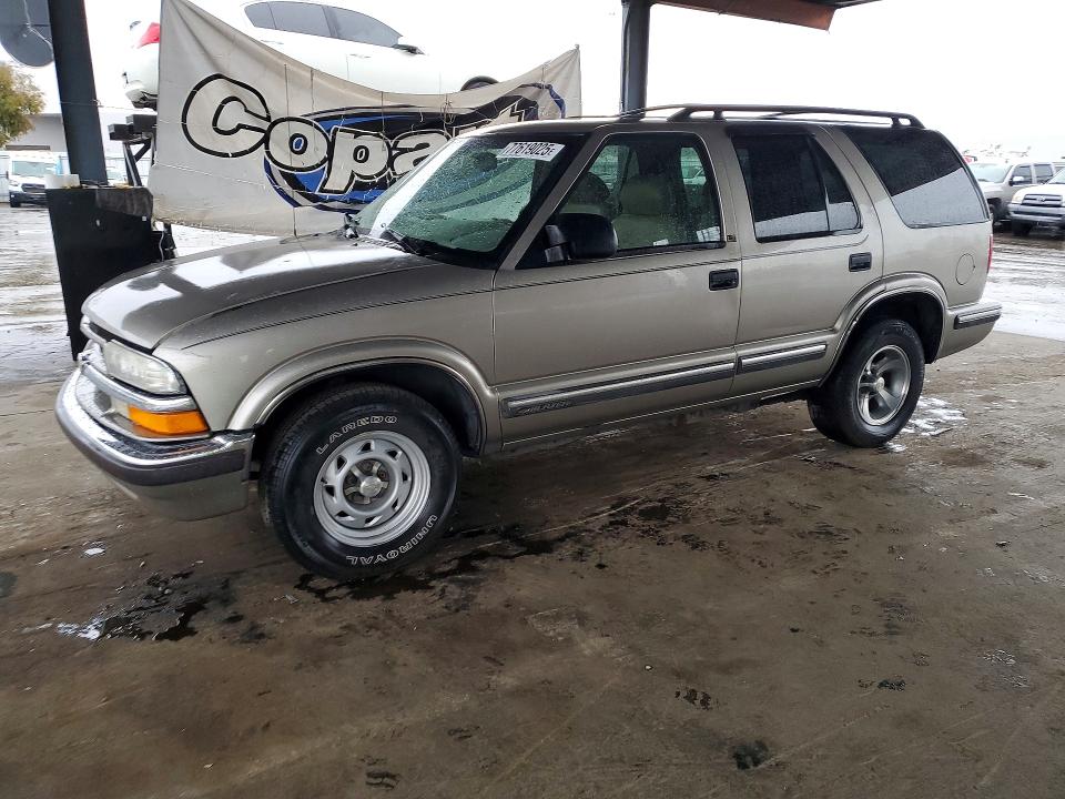 CHEVROLET BLAZER 1999 with VIN 1GNCS13W7X2165451 - Photo from auction