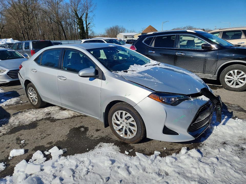 Photo 4 from auction – 2017 TOYOTA COROLLA with VIN 2T1BURHEXHC881602