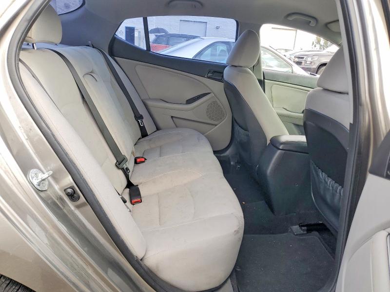 Фото 10 с аукциона – 2015 KIA OPTIMA LX с VIN 5XXGM4A76FG418270
