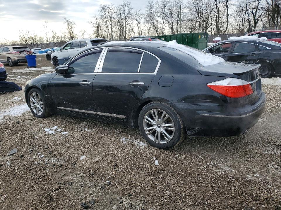Photo 2 from auction – 2011 HYUNDAI GENESIS with VIN KMHGC4DF4BU118796